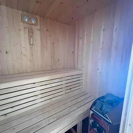 Semesterbostad Oaza Mira